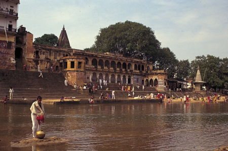Falgu River - Gaya Tour Package From Varanasi