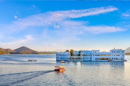 Fateh Sagar Lake- Udaipur One Day Tour Package
