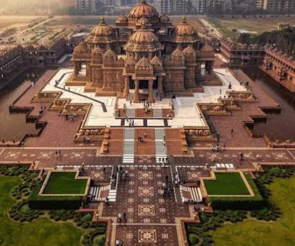 Places to visit in Delhi - Akshardham Mandir