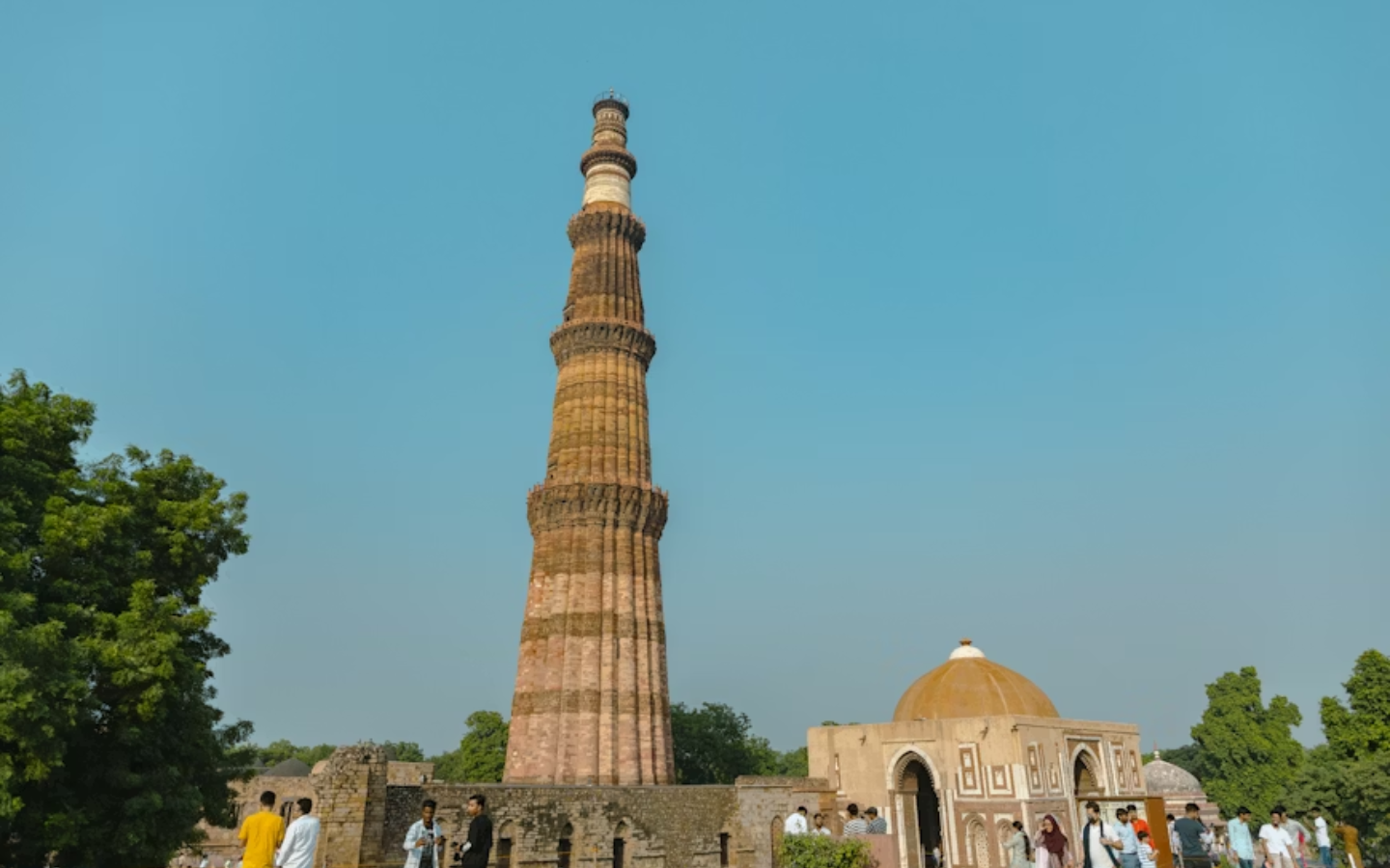 Places to visit in Delhi - Qutub Minar