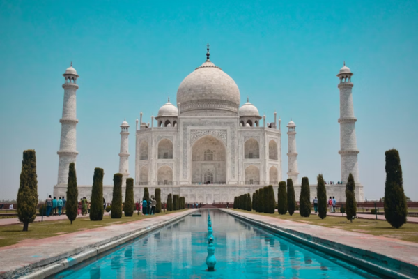 Places to visit in Delhi to Agra